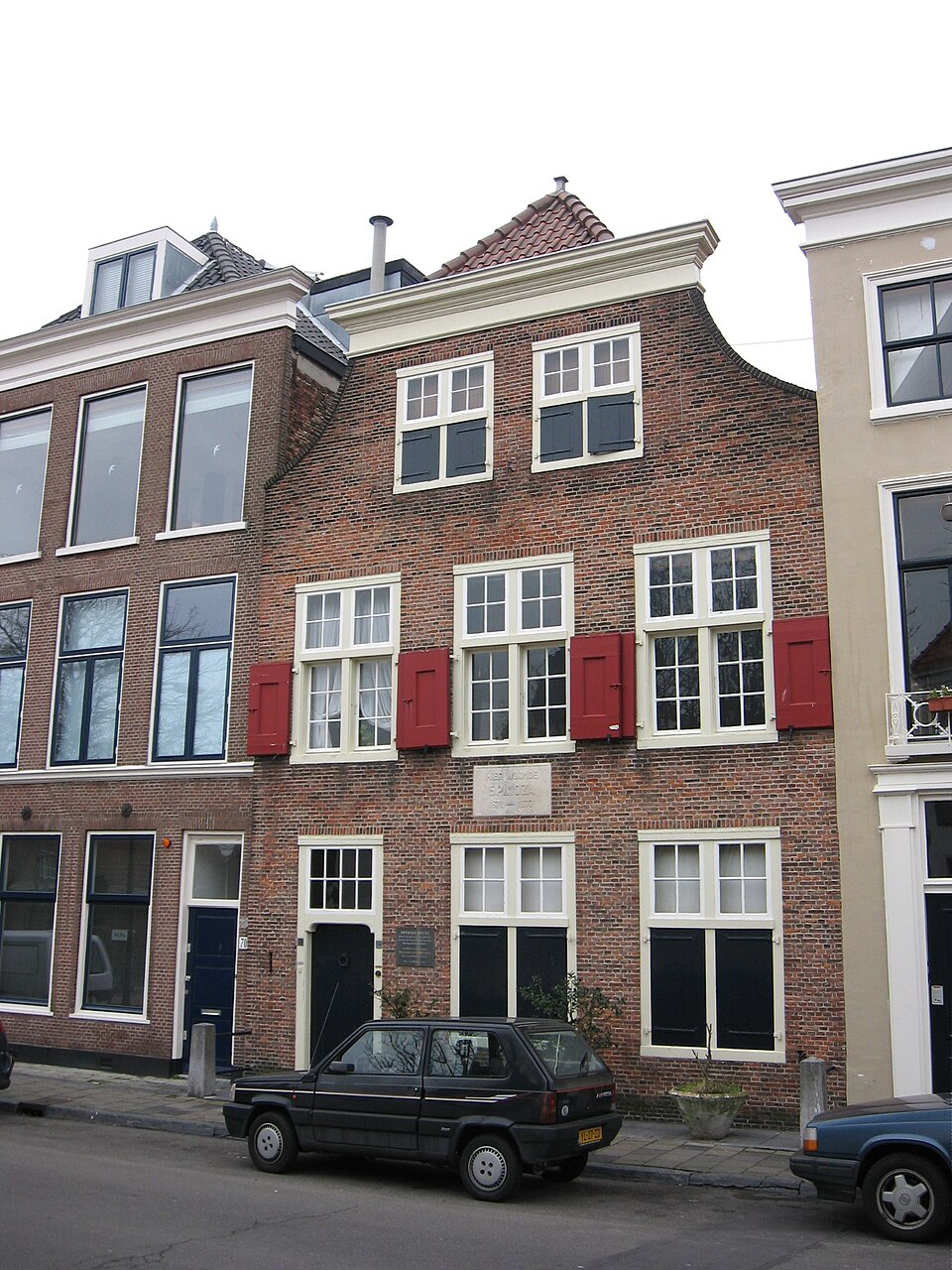 Het Spinozahuis aan de Paviljoensgracht in Den Haag